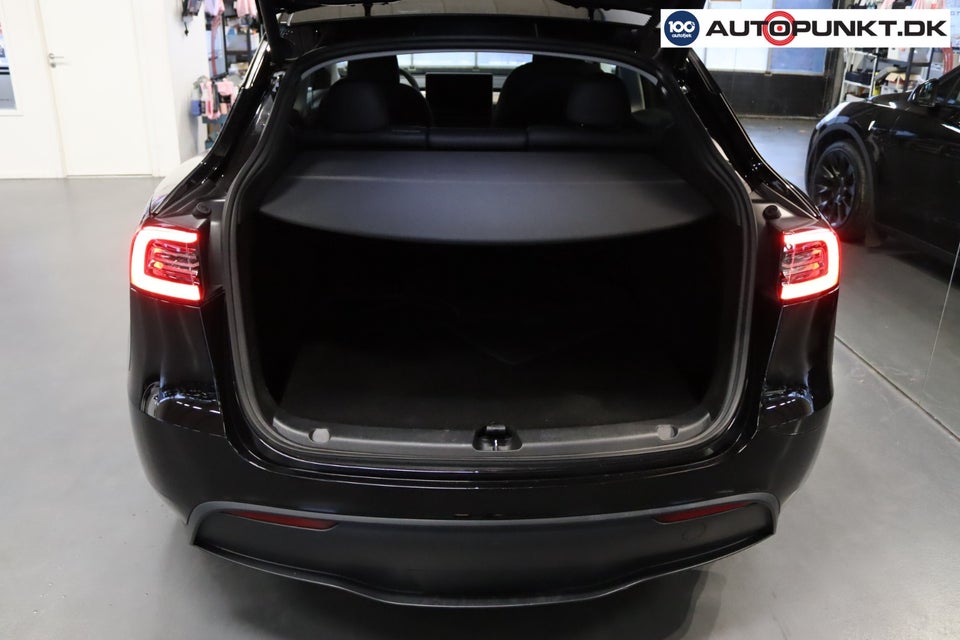 Tesla Model Y Long Range AWD 5d