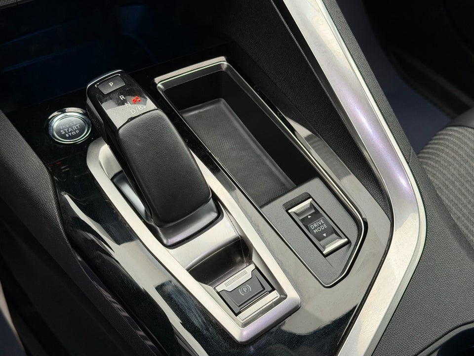 Peugeot 3008 1,6 Hybrid Allure Limited EAT8 5d