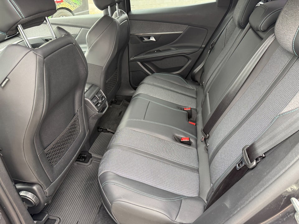 Peugeot 3008 1,6 Hybrid Allure Pack EAT8 5d