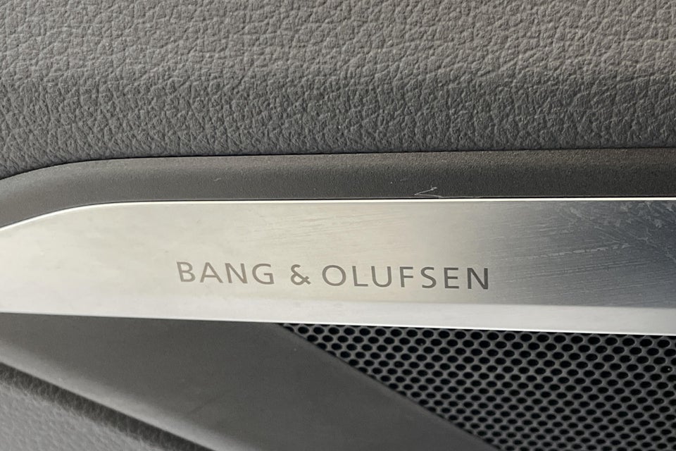 Audi e-tron 55 S-line quattro 5d