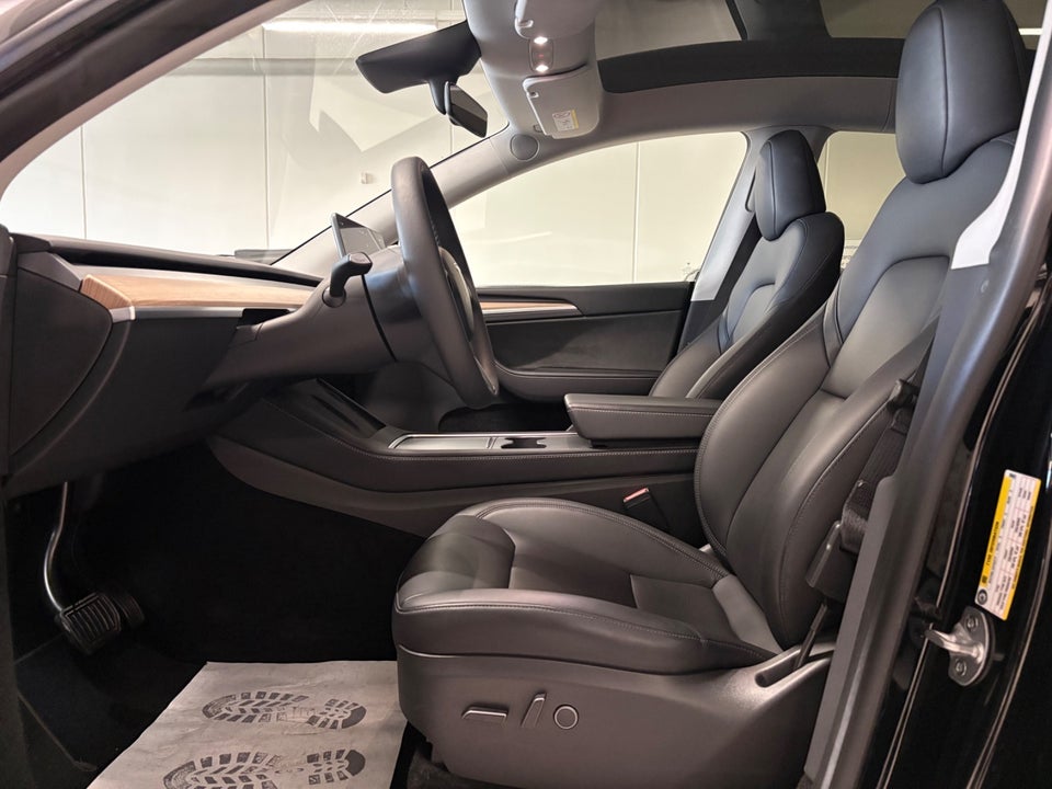 Tesla Model Y Long Range AWD 5d