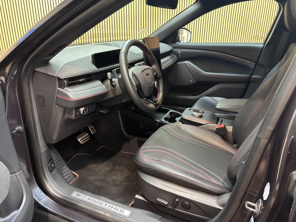 Ford Mustang Mach-E 70 Standard Range AWD 5d
