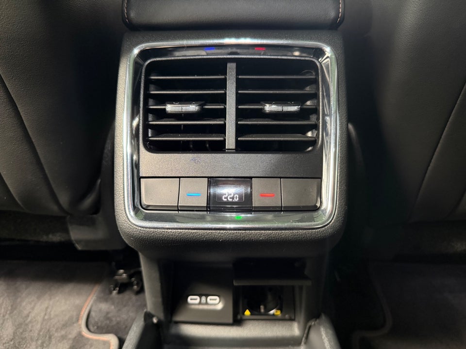 Skoda Enyaq 80 iV Suite 5d