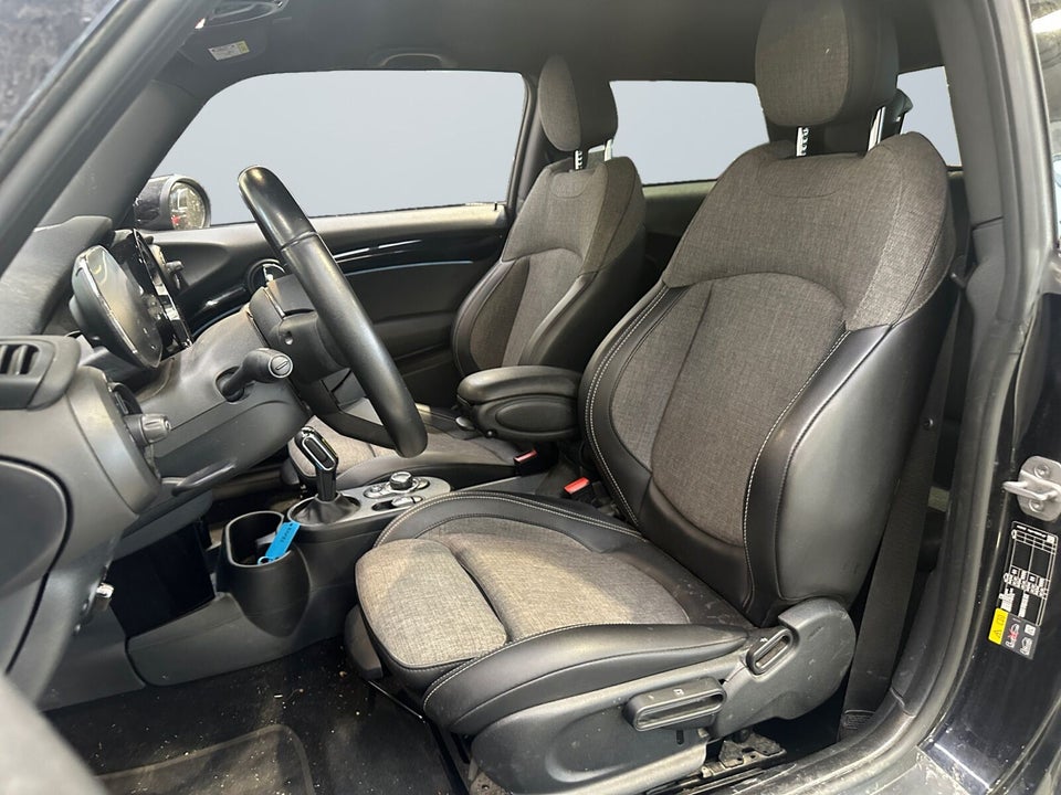 MINI Cooper SE Classic 3d