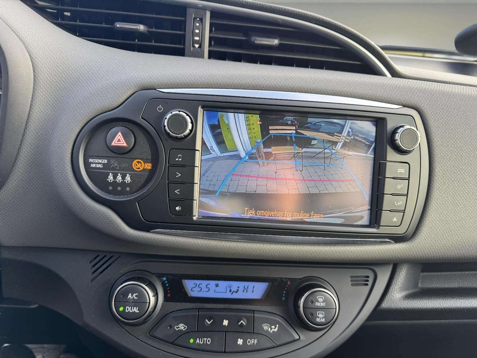 Toyota Yaris 1,5 Hybrid H1 e-CVT 5d