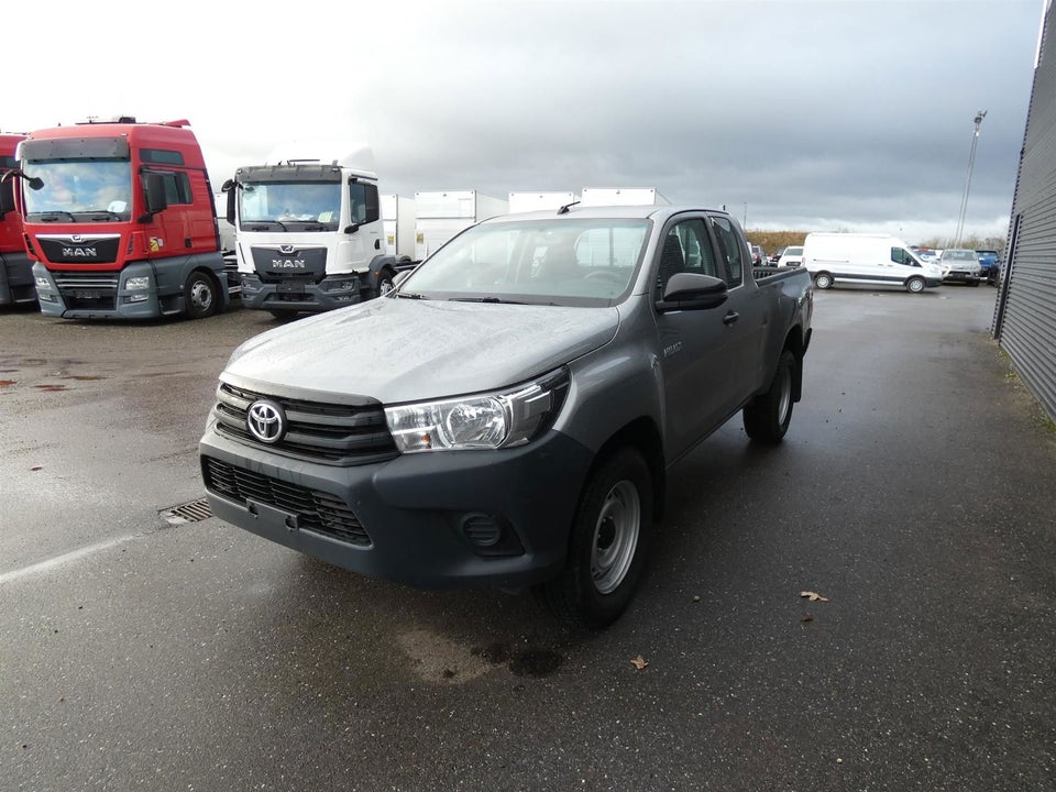 Toyota HiLux 2,4 D T2 Ex.Kab 4d