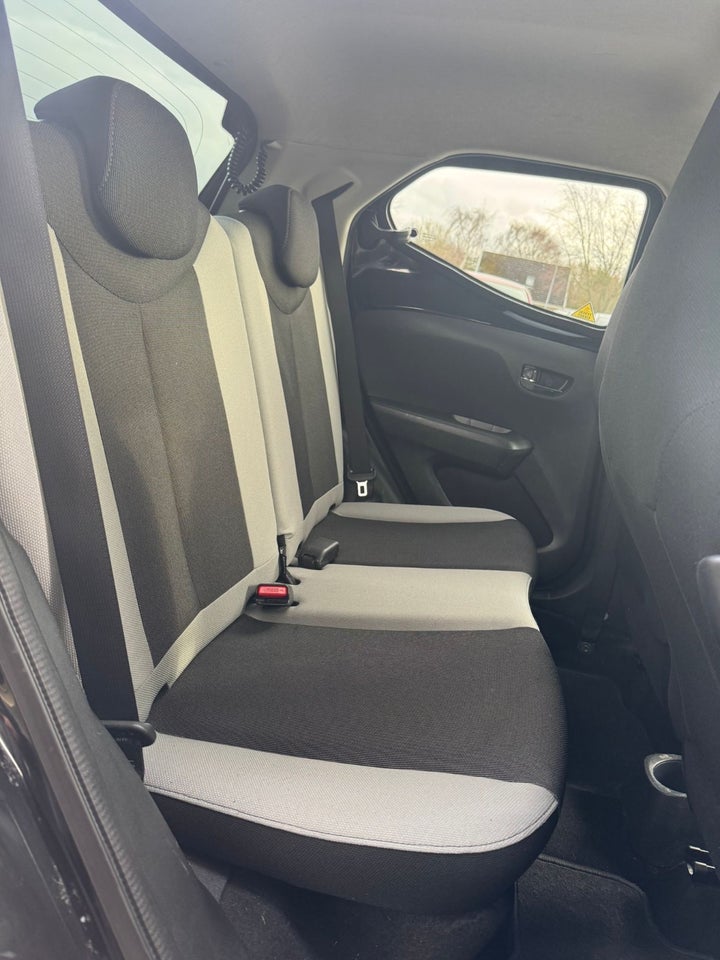 Toyota Aygo 1,0 VVT-i x-black 5d