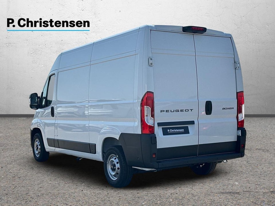 Peugeot Boxer 333 2,2 BlueHDi 140 L2H2 Premium