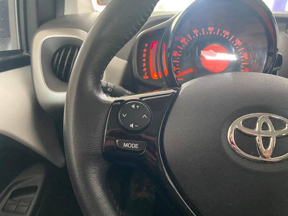 Toyota Aygo 1,0 VVT-i x-change 5d
