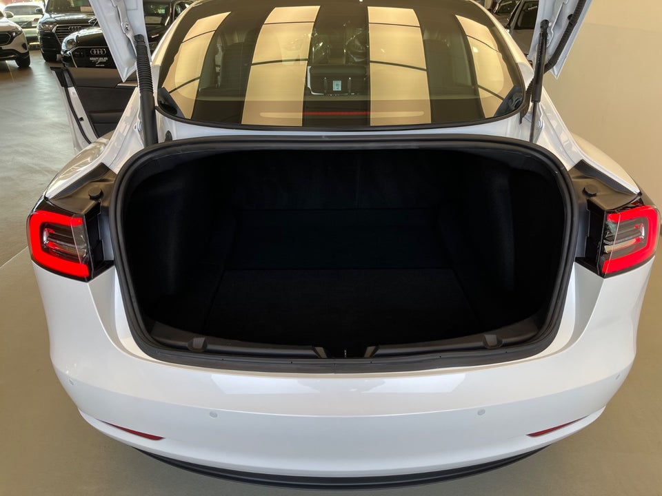 Tesla Model 3 Standard Range+ RWD 4d