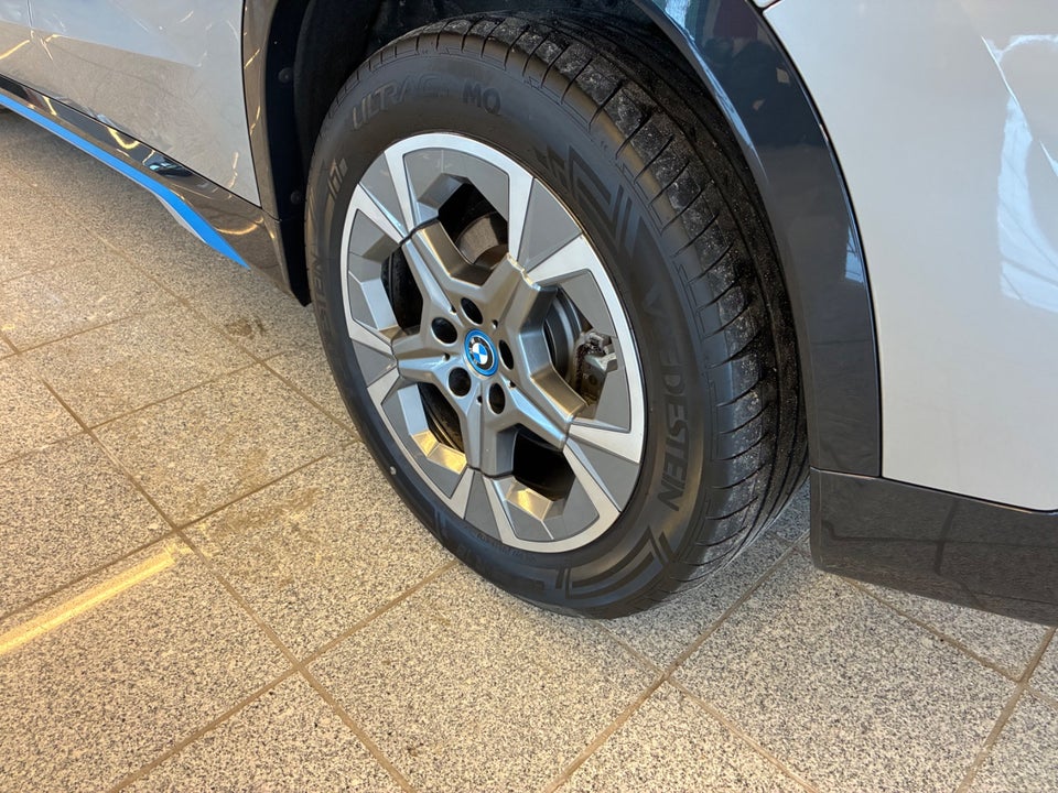 BMW iX1 xDrive30 X-Line 5d