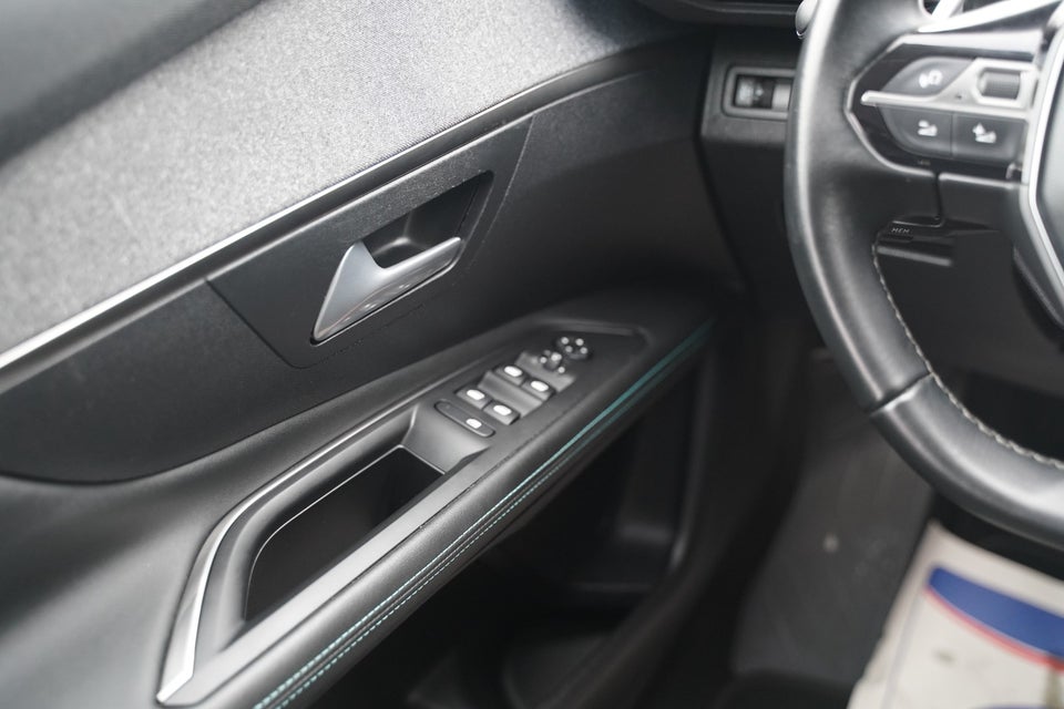 Peugeot 3008 1,6 Hybrid Selection Sport EAT8 5d