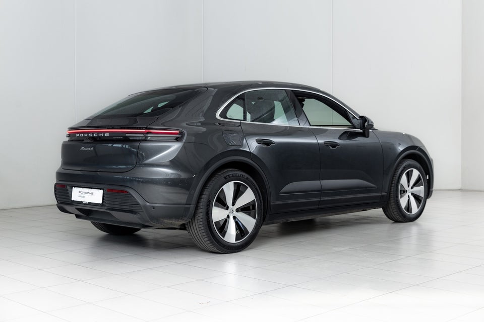 Porsche Macan 4 5d