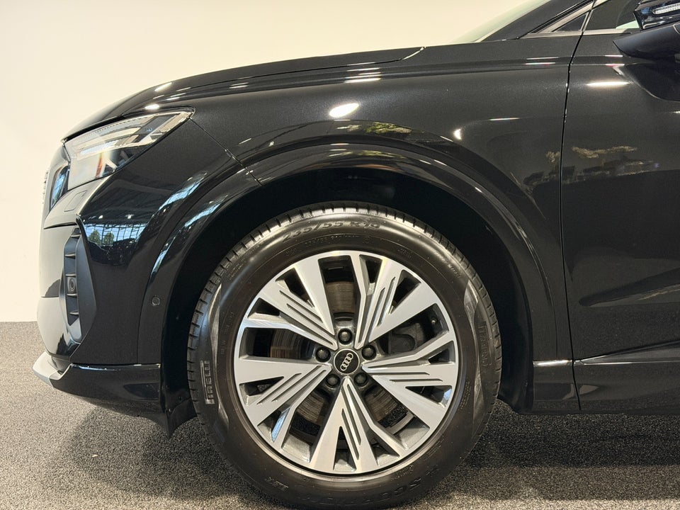 Audi Q4 e-tron 40  5d