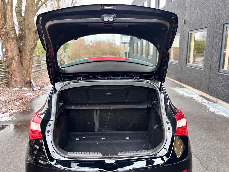 Hyundai i30 1,6 CRDi 110 Style Eco 5d