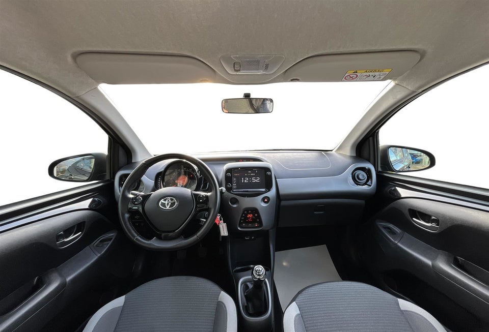 Toyota Aygo 1,0 VVT-i x-press 5d