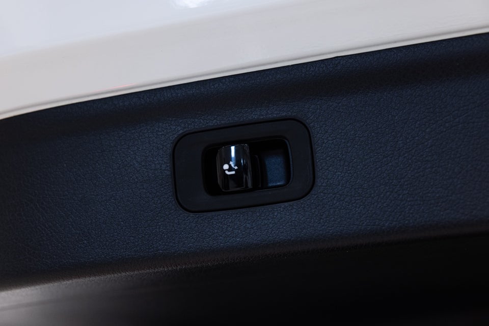 Mercedes EQE300 SUV Electric Art 5d