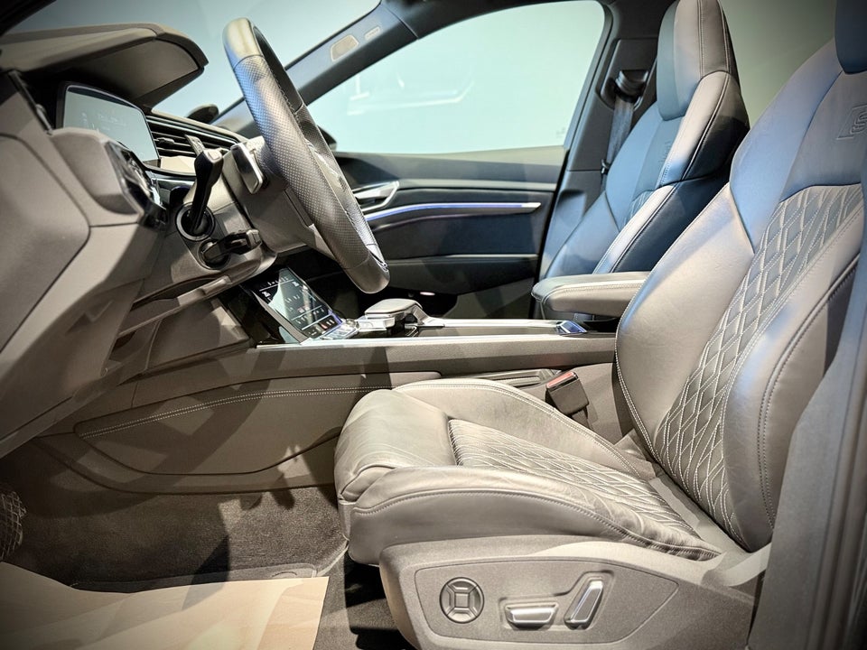 Audi e-tron S quattro 5d