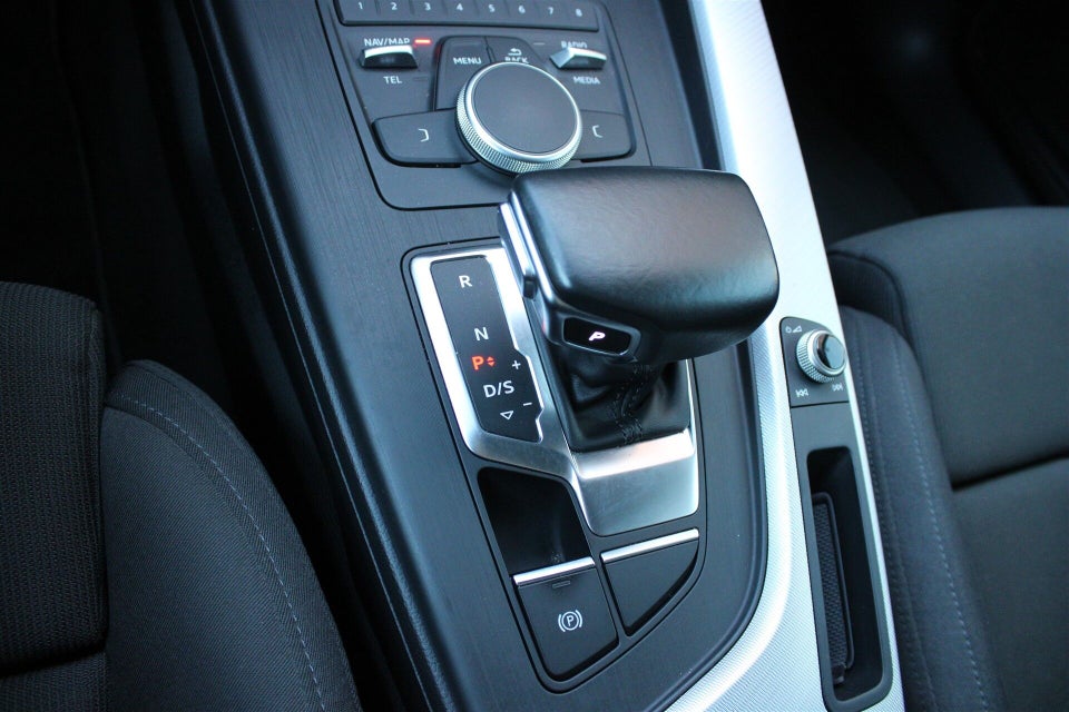 Audi A4 40 TFSi Sport Avant S-tr. 5d