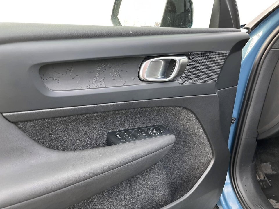 Volvo XC40 ReCharge Extended Range Plus 5d
