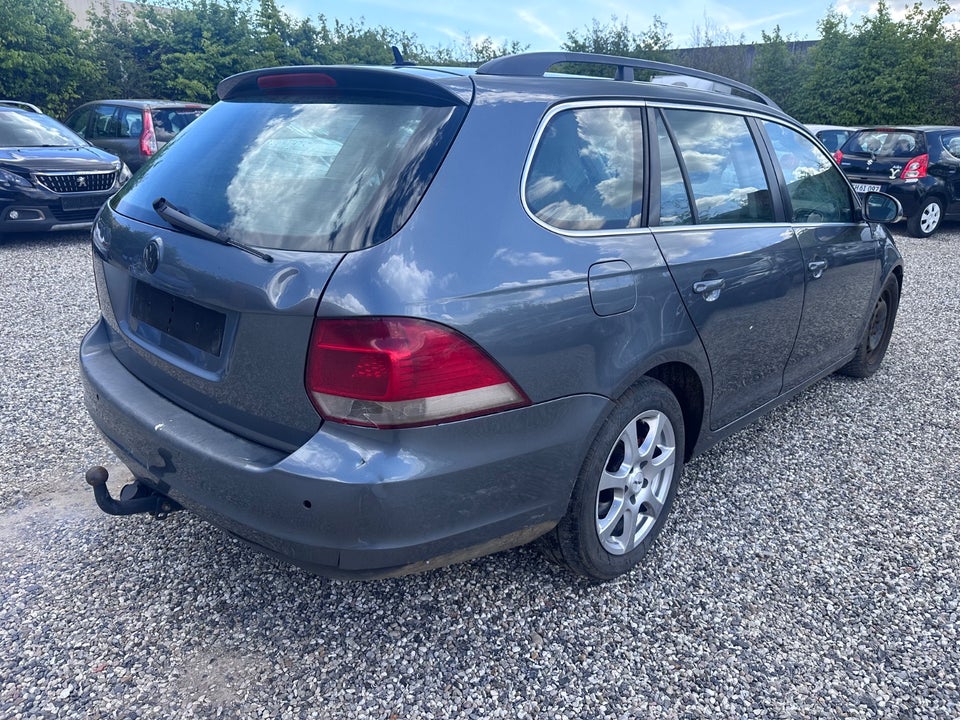 VW Golf VI 1,6 TDi 105 Comfortline Variant BMT 5d