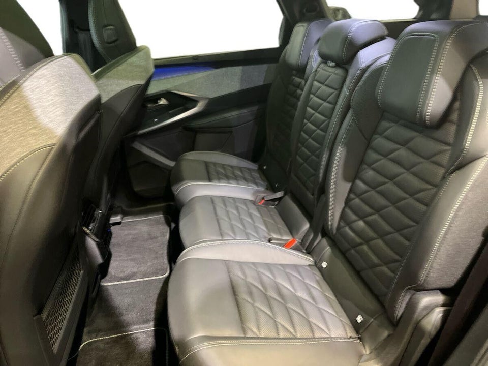 Peugeot e-5008 77 GT Pack 7prs 5d