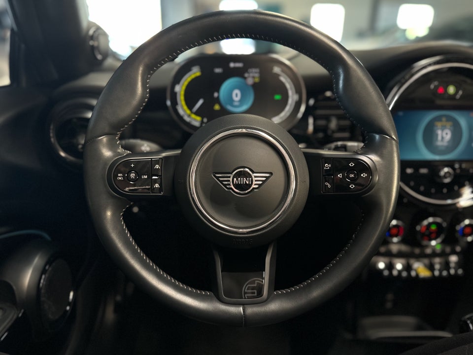 MINI Cooper SE Cabriolet 2d