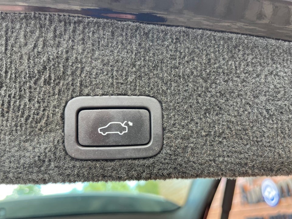 Volvo XC60 2,4 D5 215 Momentum aut. AWD 5d