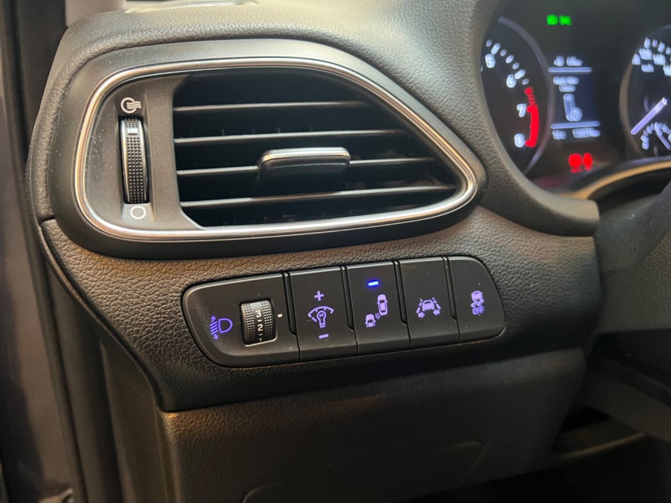 Hyundai i30 1,4 T-GDi Trend stc. 5d