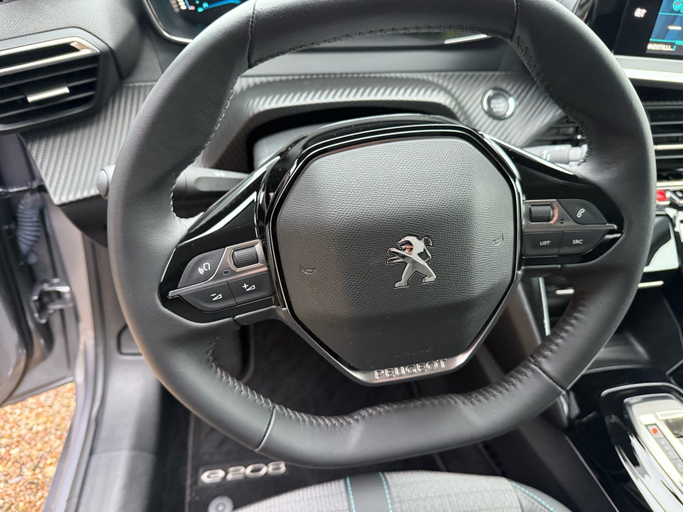 Peugeot e-208 50 Allure 5d
