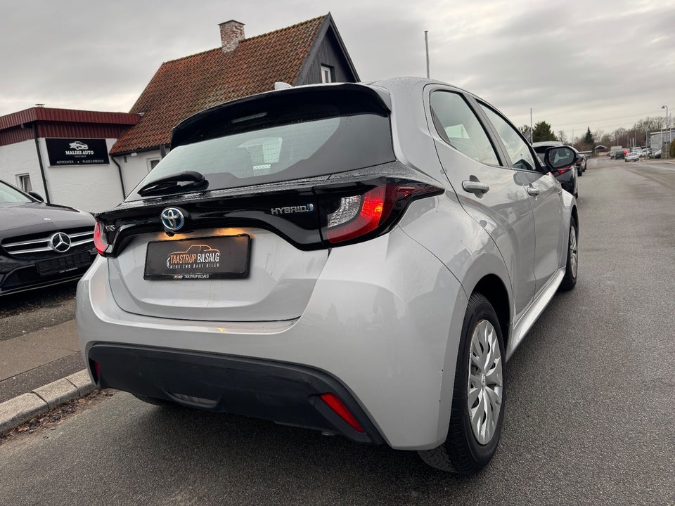 Toyota Yaris 1,5 Hybrid H3 e-CVT 5d