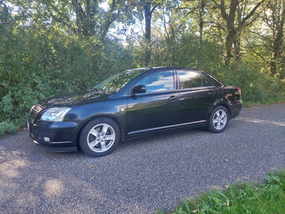 Toyota Avensis 2,0 Sol 4d