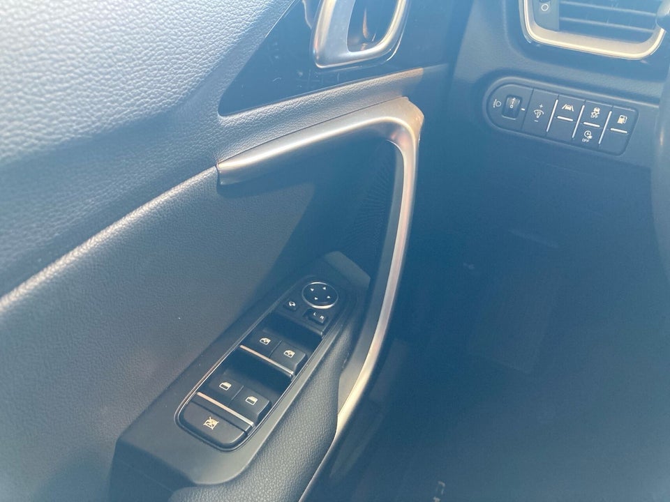 Kia Ceed 1,6 PHEV Prestige SW DCT 5d