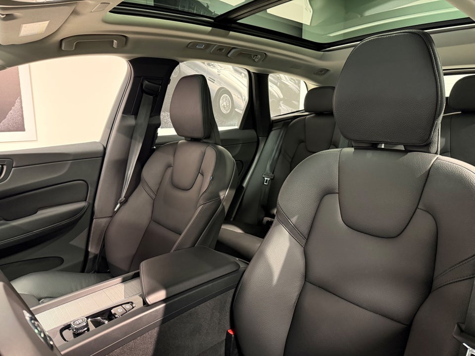 Volvo XC60 2,0 T6 ReCharge Plus Dark aut. AWD 5d