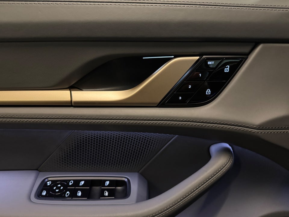 Porsche Taycan 4S Performance+ 4d