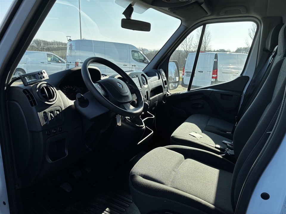 Renault Master III T35 2,3 dCi 145 L3 Box m/lift 2d