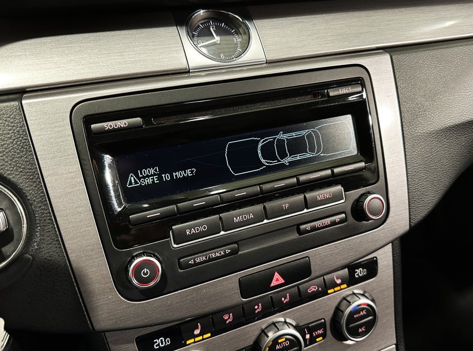 VW Passat 2,0 TDi 140 Comfortline DSG BMT 4d