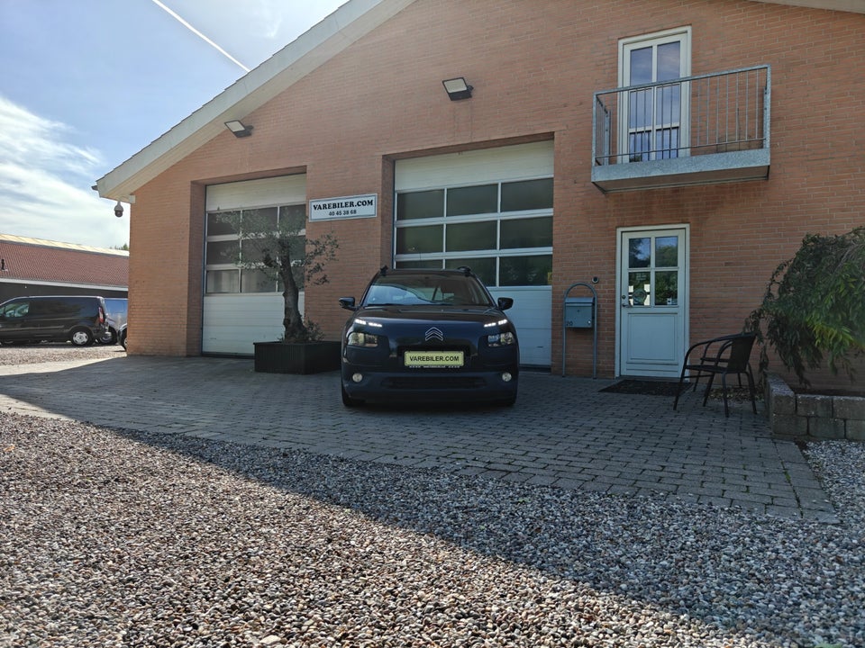 Citroën C4 Cactus 1,6 BlueHDi 100 Shine Van 5d