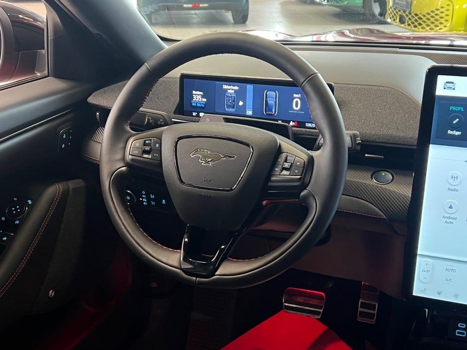 Ford Mustang Mach-E 73 Premium Standard Range AWD 5d