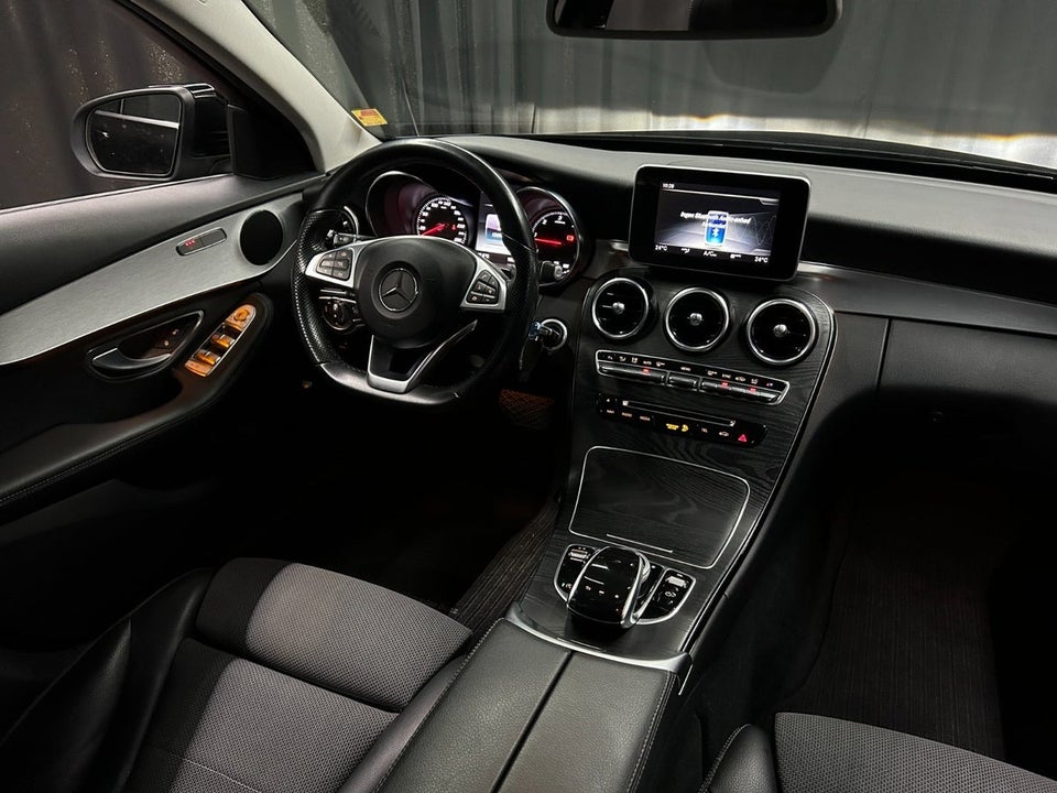 Mercedes C220 d 2,2 AMG Line stc. aut. 5d