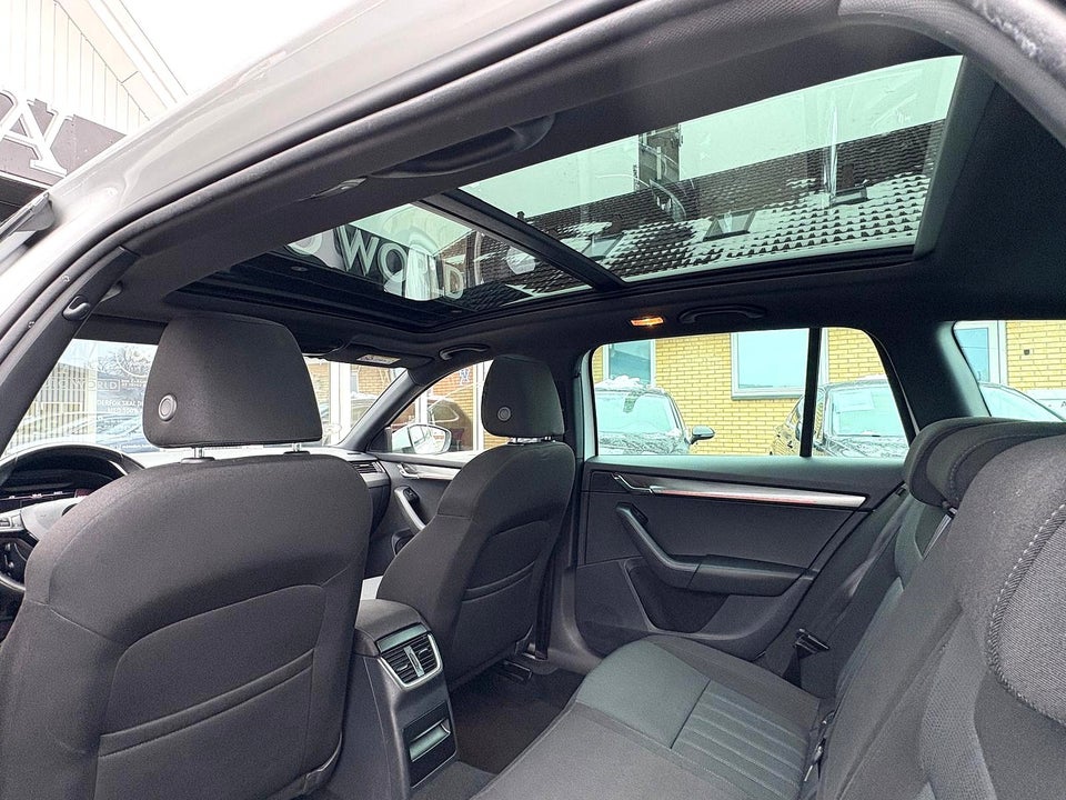 Skoda Octavia 2,0 TDi 150 Style Combi DSG 5d