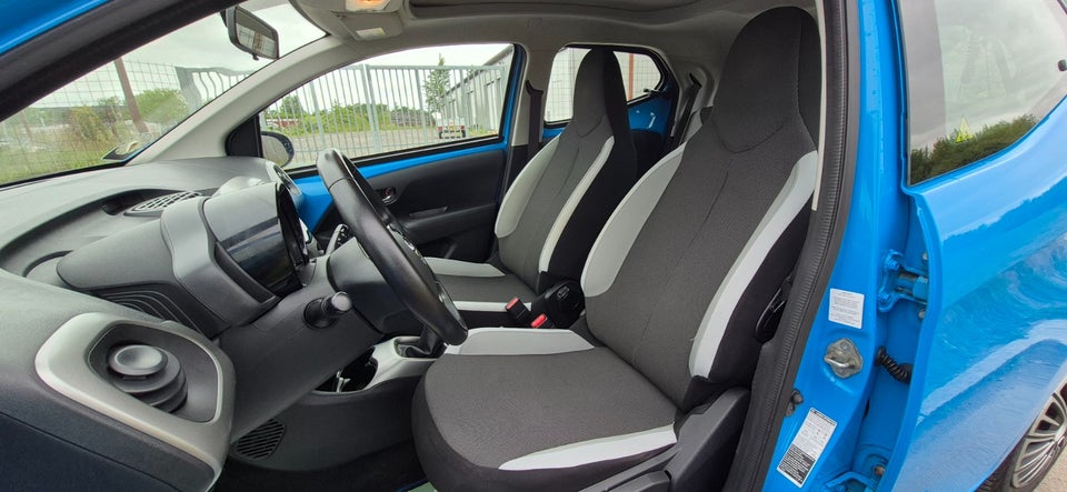 Toyota Aygo 1,0 VVT-i x-wave Sky 5d