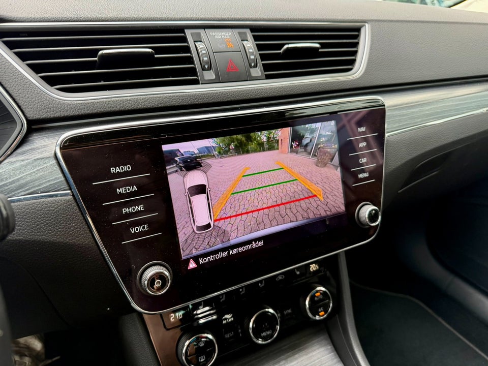 Skoda Superb 2,0 TDi 150 Business Executive Combi DSG 5d
