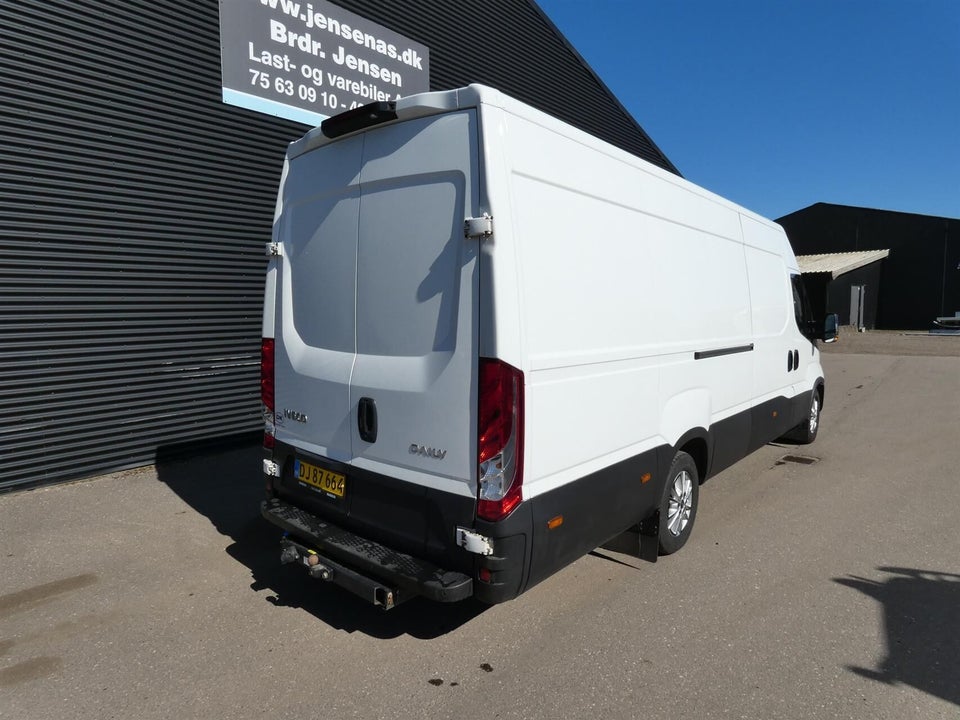 Iveco Daily 3,0 35S18 18m³ Van AG8