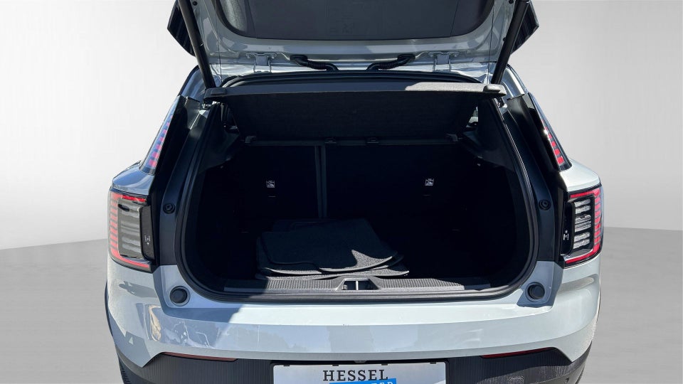 Volvo EX30 Standard Range Plus 5d