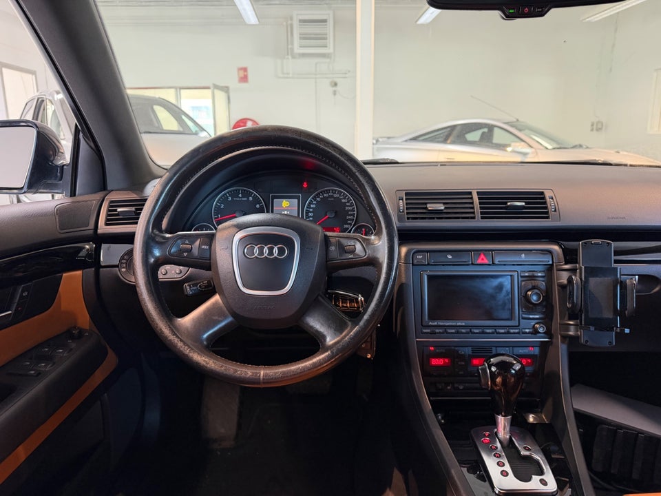 Audi A4 3,2 FSi Avant Multitr. 5d