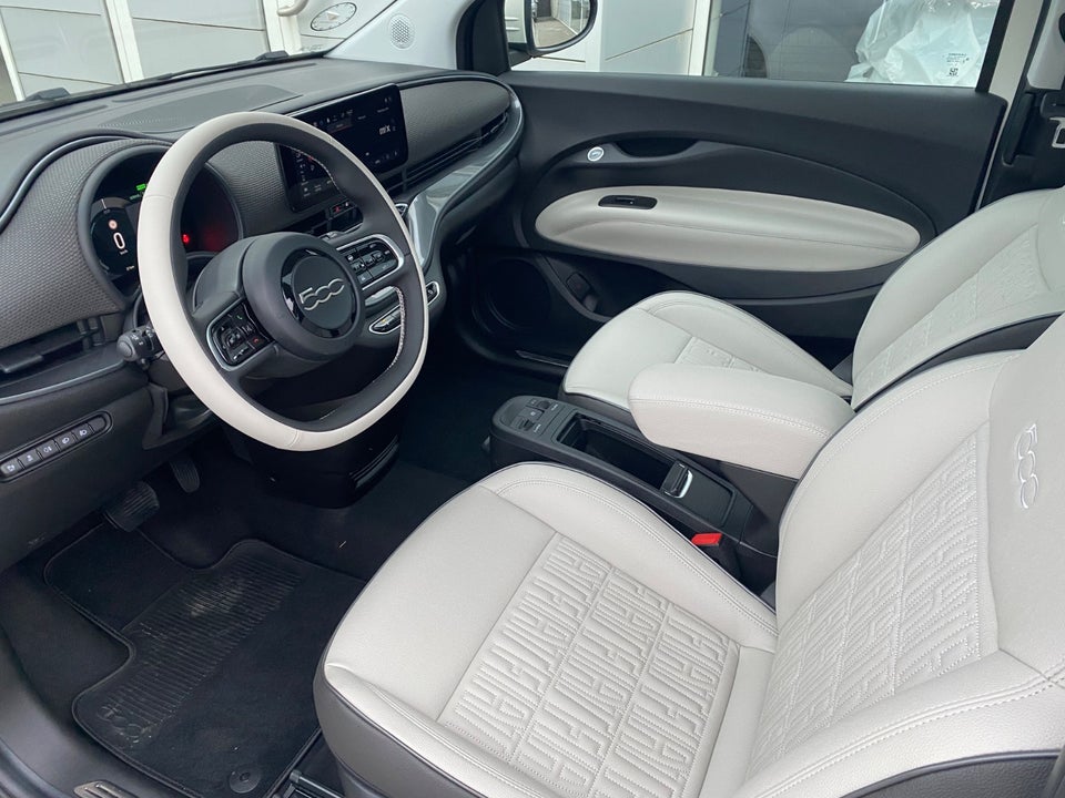 Fiat 500e 42 la Prima 3+1 4d