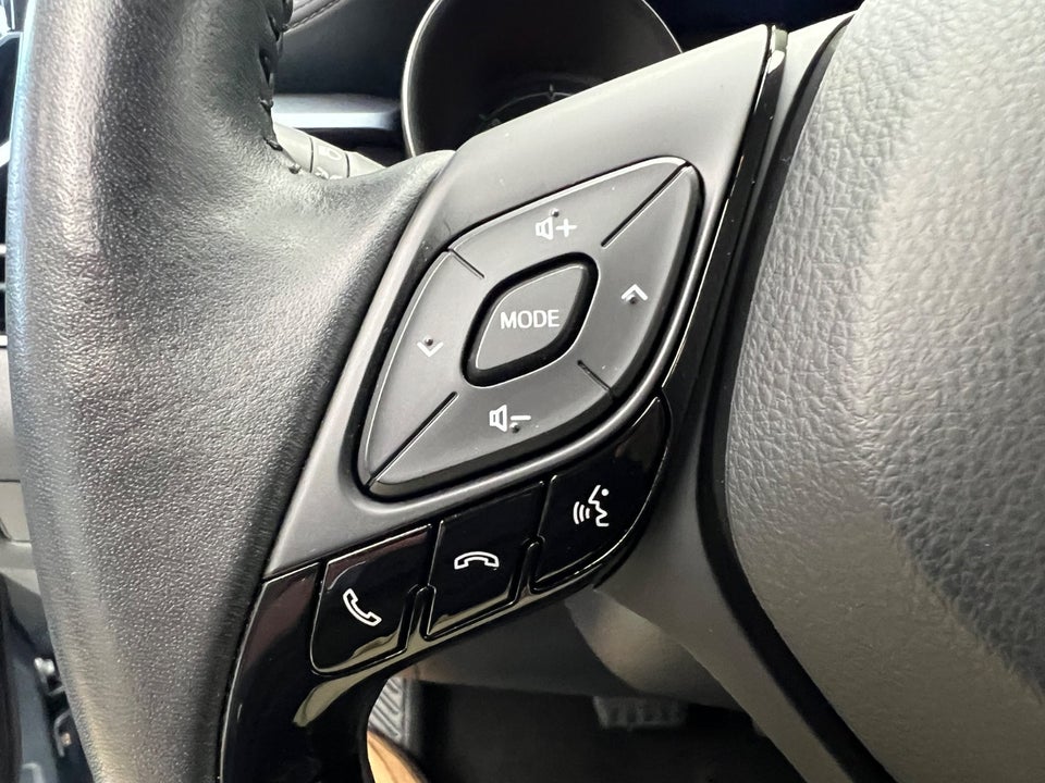 Toyota C-HR 1,8 Hybrid C-LUB Premium CVT 5d