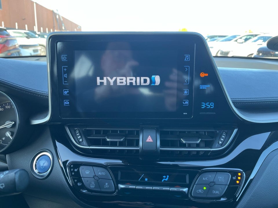 Toyota C-HR 1,8 Hybrid Selected CVT 5d