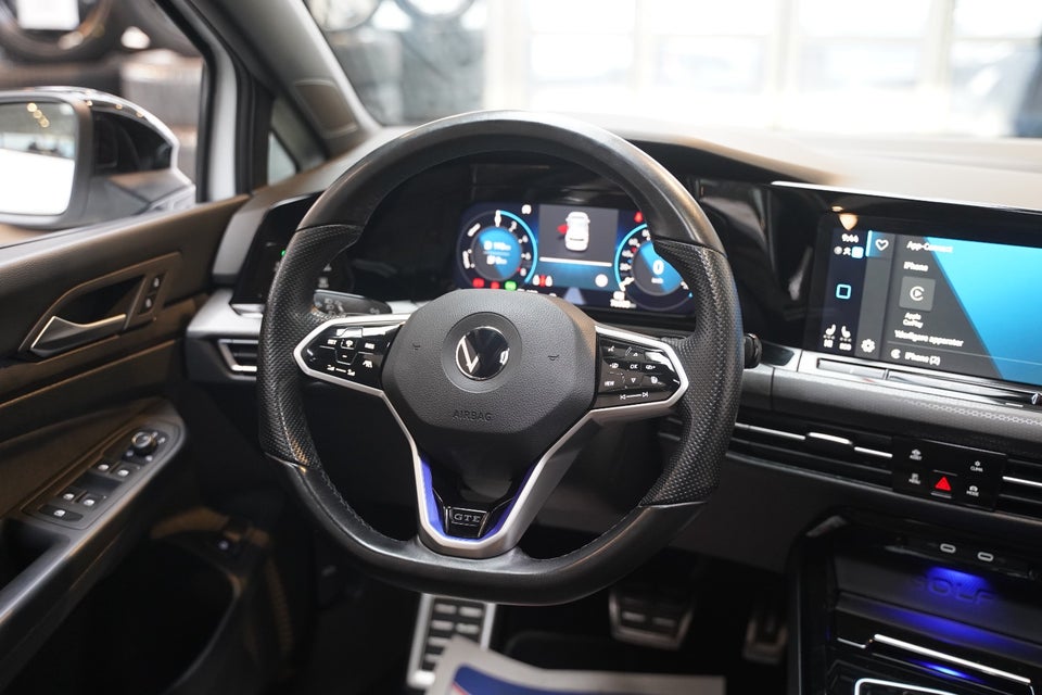 VW Golf VIII 1,4 GTE DSG 5d